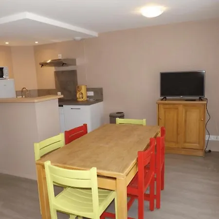 12 Au Puy Mary Confortable Pour Familles Et Amis Holiday home Le Claux